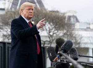 trump-pressiona-facebook-a-remover-grupo-que-rastreava-agentes-da-imigracao